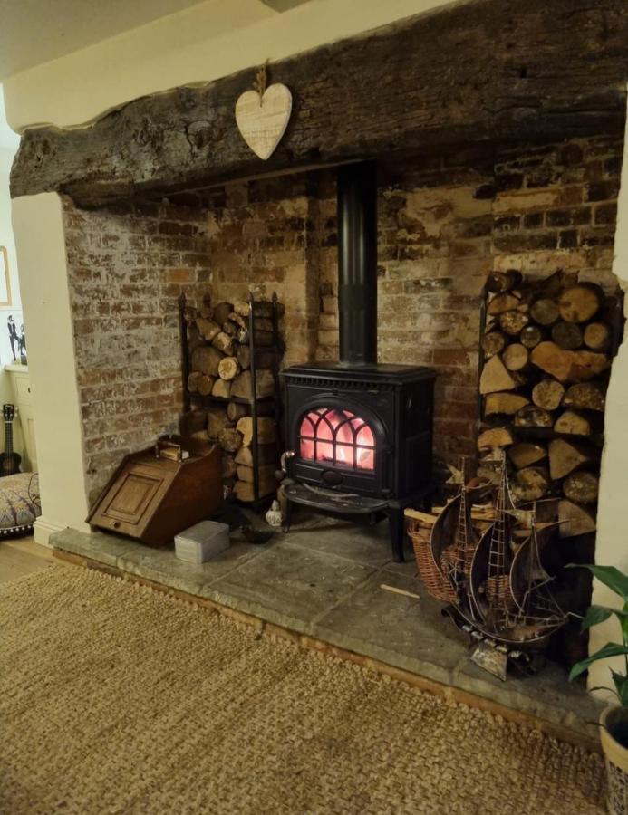 Jackdaw Cottage-Beautiful Cottage, Town Centre ويمبورن مينستر المظهر الخارجي الصورة