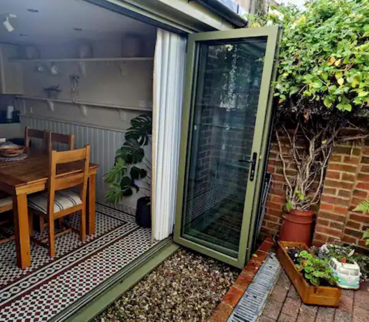 Jackdaw Cottage-Beautiful Cottage, Town Centre ويمبورن مينستر المظهر الخارجي الصورة
