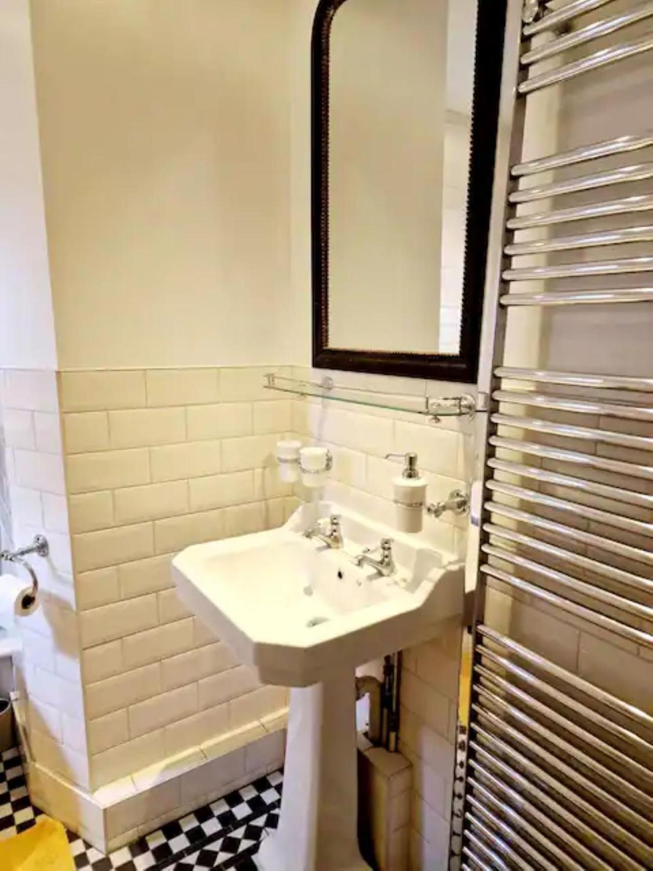 Jackdaw Cottage-Beautiful Cottage, Town Centre ويمبورن مينستر المظهر الخارجي الصورة